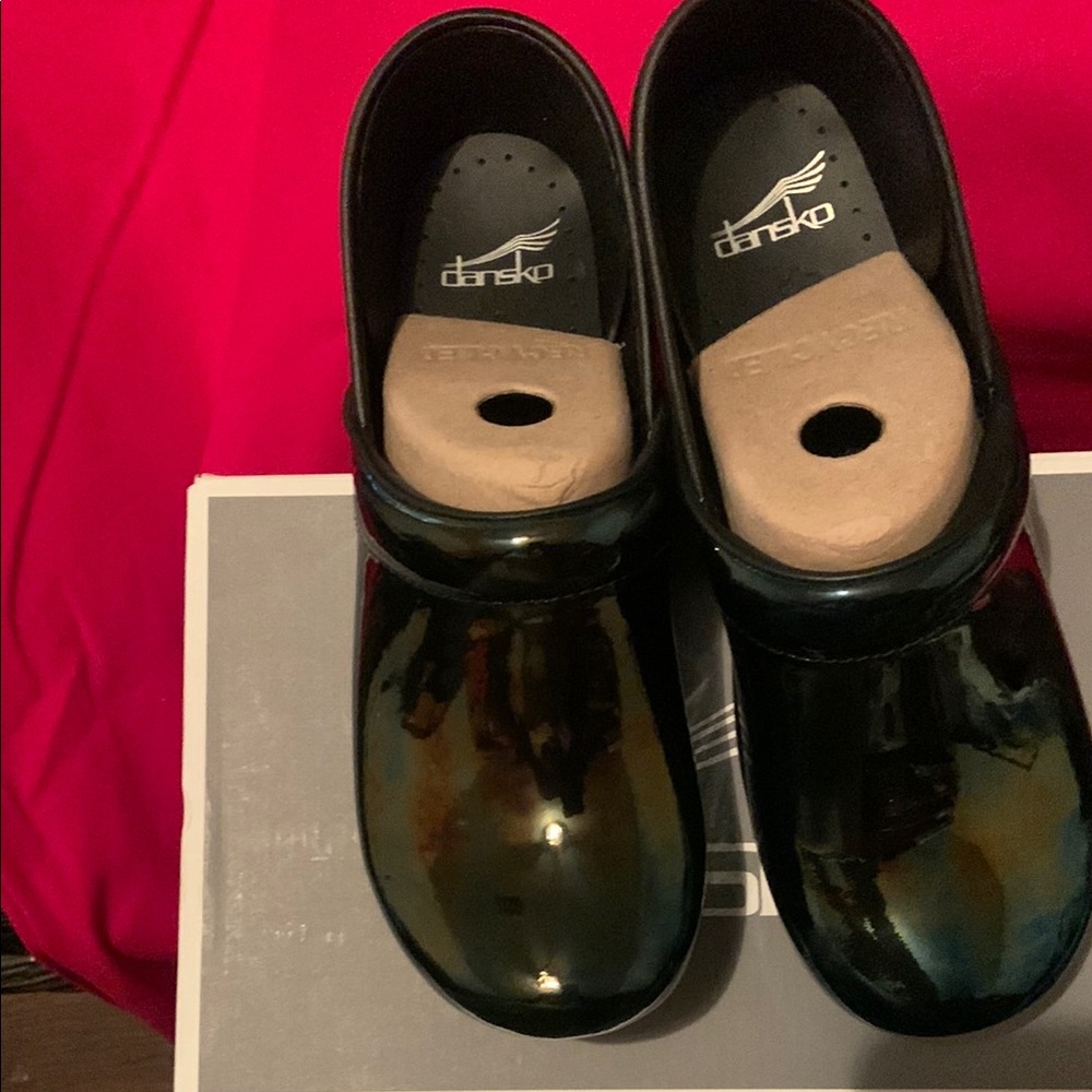 Dansko Black Slippers Comfortable Slip-On Design - Picture 6 of 7